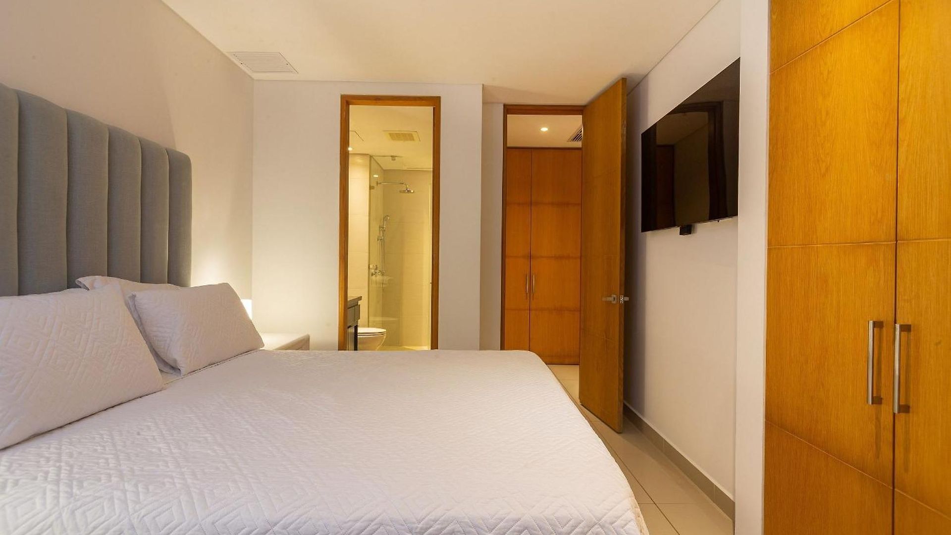 H2 Apartment *
