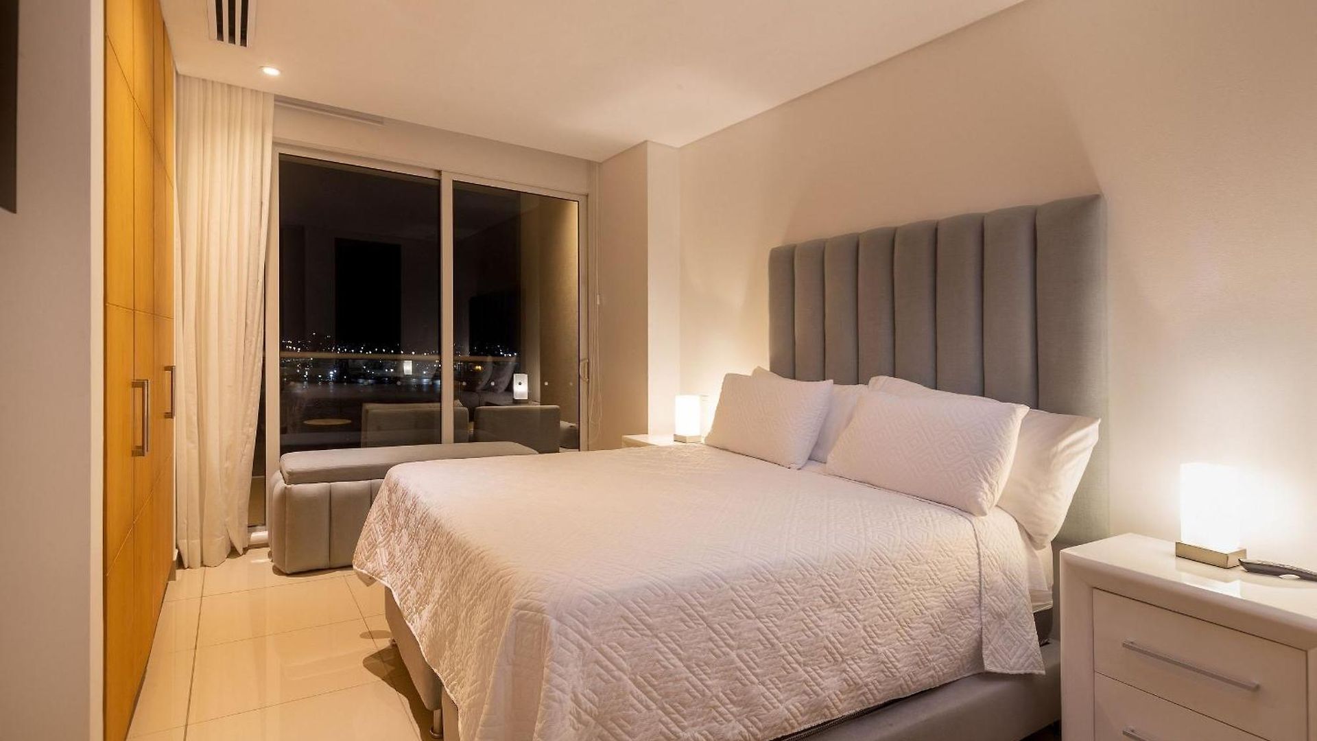 Apartment H2 *
