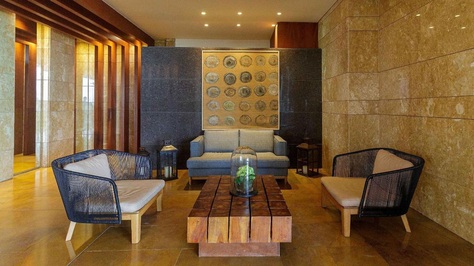Apartment H2 *